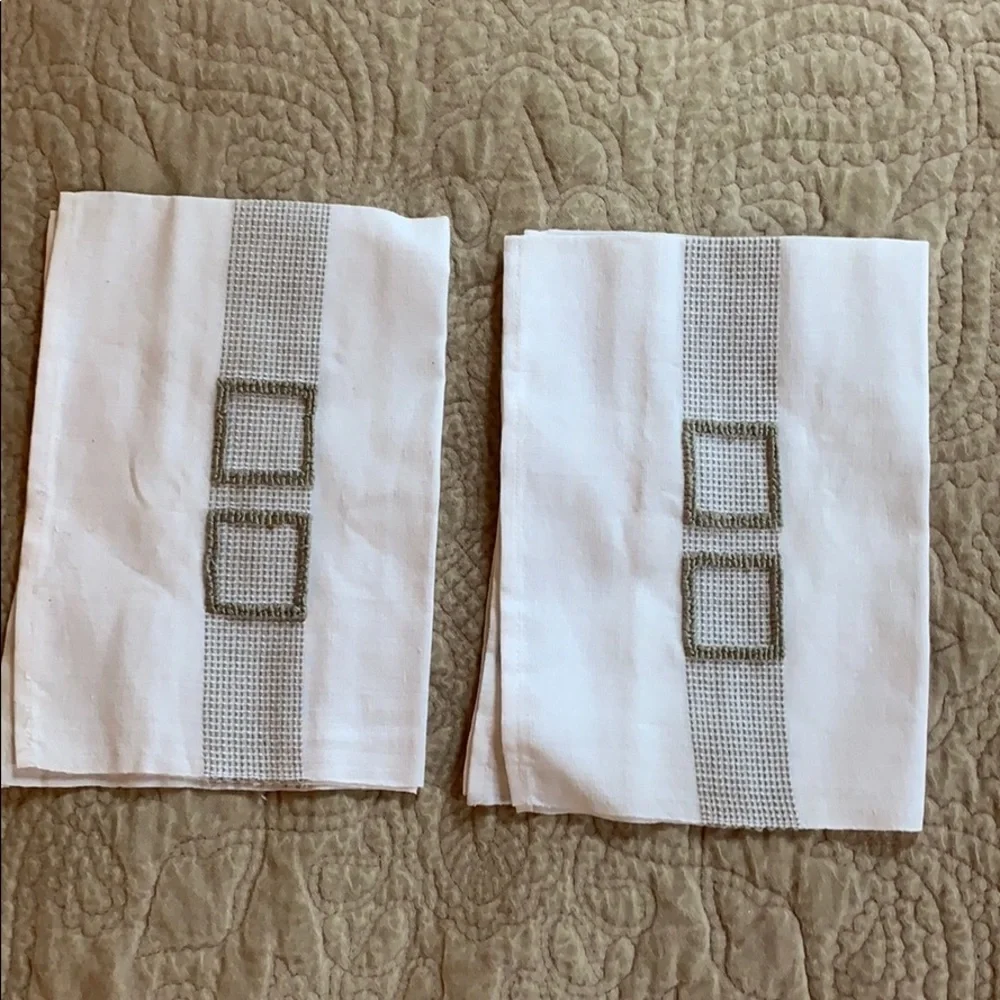 Italian linen napkins (2)
